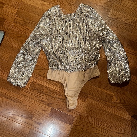 En Saison Silver Sequin and Tan Bodysuit - Picture 1 of 4